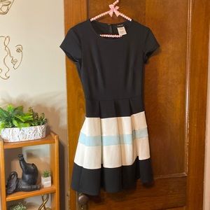 Gorgeous B.DARLIN shirt sleeve pleated mini dress with pretty blue stripe 😍😍😍